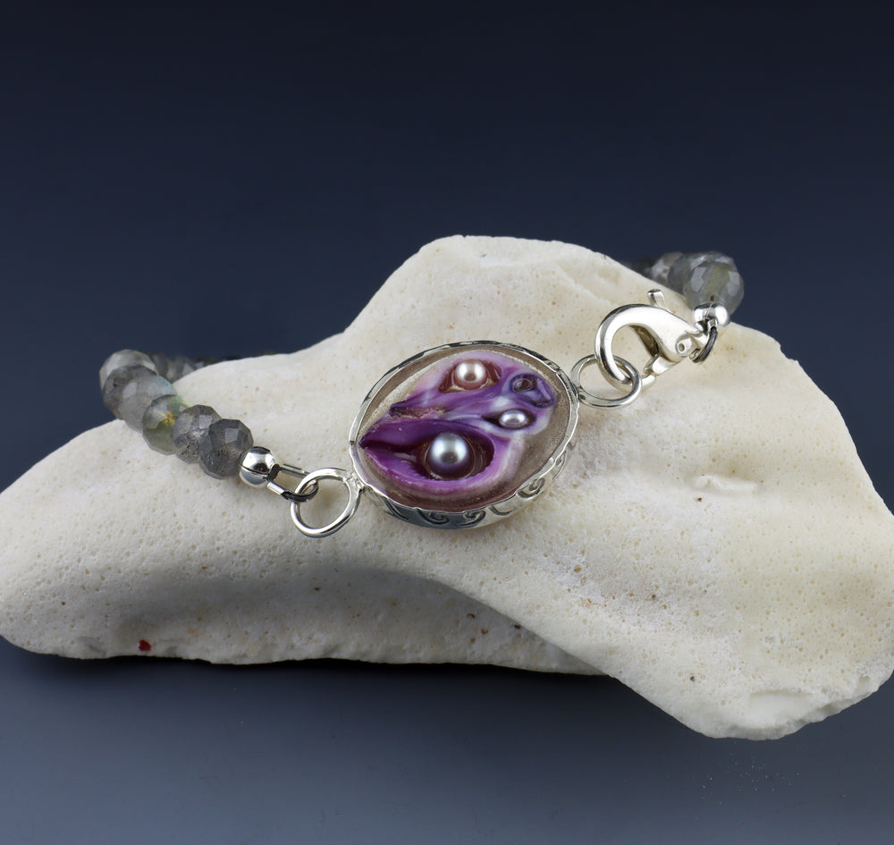 Violet Coral Shell & Labradorite Bracelet