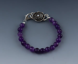 Anemone & Amethyst Beaded Bracelet