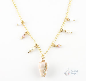 
            
                Load image into Gallery viewer, Cone Shell &amp;amp; Freshwater Pearl Necklace
            
        