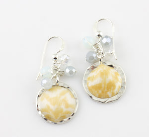 
            
                Load image into Gallery viewer, Bittersweet Clam Shell Drop Earrings
            
        