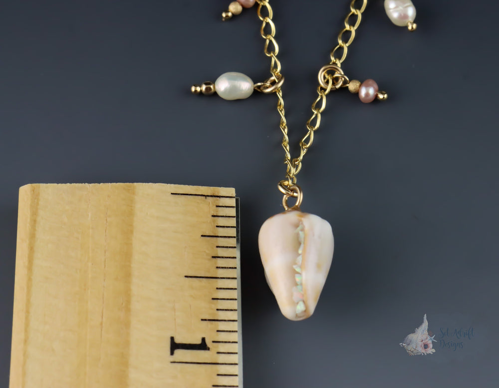 
            
                Load image into Gallery viewer, Cone Shell &amp;amp; Freshwater Pearl Necklace
            
        